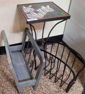 lot 323 image: ACCENT TABLE PLUS MAGAZINE RACKS AS SHOWN.
