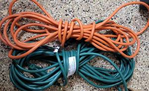lot 327 image: LOT OF 2 EXTENSION CORDS AS SHOWN. YOUR BID X 2
