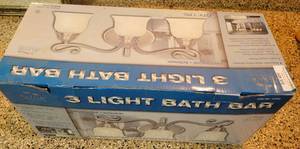 lot 372 image: ALTAIR 3 LIGHT BATH BAR IN NEW, UNOPENED BOX AS SHOWN.