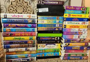 lot 377 image: LARGE LOT OF VHS MOVIES INCLUDING DISNEY AS SHOWN.