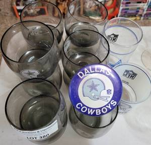 lot 380 image: VINTAGE DALLAS COWBOYS DRINKWARE PLUS LAPEL PIN AS SHOWN.