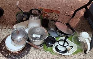 lot 392 image: ASSORTED KITCHEN ITEMS INCLUDING VINTAGE CORNING WARE COFFEE PITCHER AND FOSTORIA ELECTRIC POPCORN MAKER AS SHOWN.
