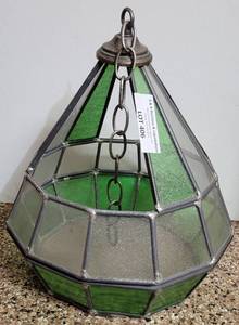 lot 406 image: VINTAGE STAINED GLASS STYLE HANGING FIXTURE IN STYLE, COLOR, AND CONDITION SHOWN.