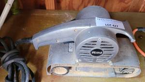 lot 427 image: SEARS CRAFTSMAN BELT SANDER MODEL 315.22420 AS SHOWN.