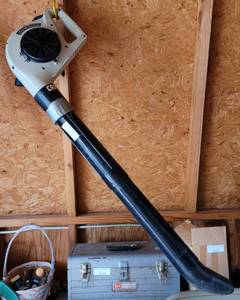 lot 432 image: CRAFTSMAN 2-SPEED ELECTRIC POWER BLOWER MODEL 257.796330 AS SHOWN.