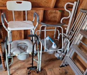 lot 436 image: LARGE LOT OF HOME HEALTH ITEMS INCLUDING PORTABLE TOILETS, SHOWER SEATS, AND MORE AS SHOWN.