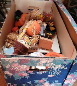 lot 443 image: LOT OF FALL DECOR AS SHOWN.