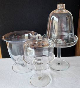 lot 188 image: BELL CLOCHE W STAND AND GLASS DISPLAY VESSELS AS SHOWN