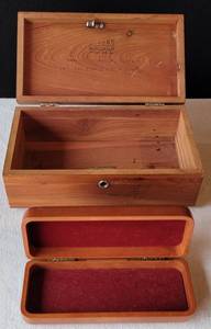lot 199 image: COLLECTIBLE SALESMAN SAMPLE CEDAR CHEST, TRAVALINI FURNITURE CO, RICHMOND, VA