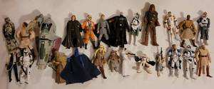lot 107 image: Lot of 24 collectible Star Wars Action Figures ranging in size from 3 - 4 each approx. (Your Bid x 24)