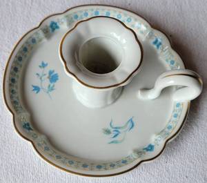 lot 221 image: HAVILAND LIMOGES CERAMIC CANDLE HOLDER WITH HANDLE AS SHOWN. MARKED.