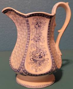 lot 12 image: Vintage Cobourg Pitcher as shown.