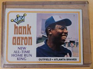 lot 21 image: 1974 Topps Hank Aaron #1 All Time Home Run King Card as shown.