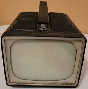 lot 85 image: VINTAGE RCA VICTOR PORTABLE TV AS SHOWN. POWERS ON