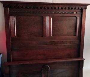 lot 121 image: VINTAGE BEDROOM SUITE IN STYLE, COLOR, AND CONDITION SHOWN. SUITE INCLUDES HEADBOARD, FOOTBOARD, WASH STAND WITH MARBLE TOP, CHEST WITH MARBLE TOP, PLUS TWO MIRRORS. (YOUR BID X 6)