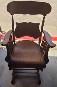 lot 132 image: VINTAGE SHIELD BACK STYLE WOOD ROCKING CHAIR IN STYLE, COLOR, AND CONDITION SHOWN. APPROX. 26.5 W x 28.25 D x 39 H. SEE PICTURES