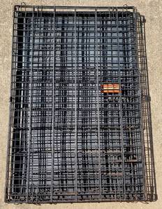 lot 154 image: ASPCA FOLDING CRATE AS SHOWN.