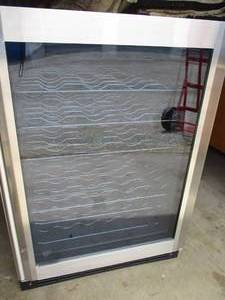 lot 5 image: Magic Chef Model HMWC50ST, 23.4 in. W 50-Bottle Wine Cooler in Stainless Steel