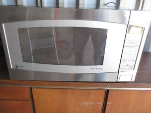 lot 9 image: GE-PROFILE, Microwave Oven, 2.2cu.ft. Inverter defrost technology Sensor cooking controls, 120- watts, Model JES2251SJ02