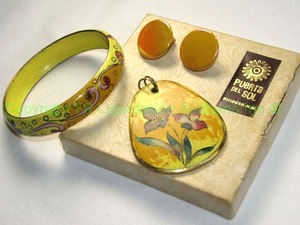 lot 145 image: Puerta Del Sol Spain Hand painted Cloisonn Bangle and Pendant set with coordinating clip earrings
