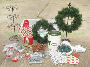 lot 136 image: Assorted Christmas decor