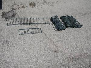 lot 100 image: 20- 23-12 -W x 9-H, Green Rubber Coated Metal Fencing  Edging Pieces
