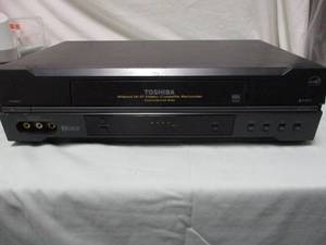 lot 73 image: TOSHIBA- Model W522, 4-Head Hi-Fi Video, VHS Cassette PlayerRecorder