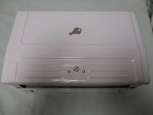lot 90 image: UNUSED-SINGLE FOLD PAPER TOWEL DISPENSER, WHITE , WITH KEY.