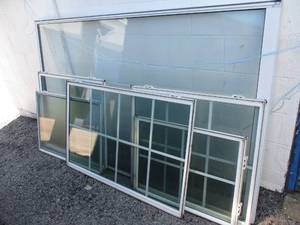 lot 152 image: Lot-50-Mixed Sizes Of Window PanelsPanesSashes..