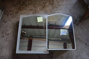 lot 36 image: 2 Vintage Wall Mount Medicine Cabinets  (20x14 and 22x16)