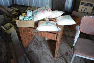 lot 44 image: Wood Desk and Craft Items 12x12 Polyester Fill Pillows and 16 rolls of Needlepoint Thread in Spring Colors