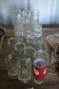 lot 57 image: Vintage Glass Tumblers, Mugs and Dr. Pepper Glass