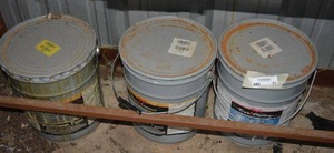 lot 73 image: 5 Gal. Cans of Aluminum Paint, (2 Unused, 1 Open)