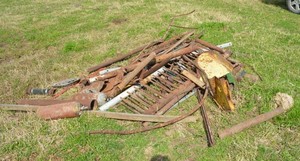 lot 173 image: Misc. Metal including approx. 40 pipe