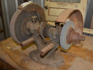 lot 69 image: Belt Drive Gringer with 10 Sharpening Stone, No Motor