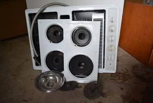 lot 85 image: Counter Top Electric Range, Model  RC8700EDW-2