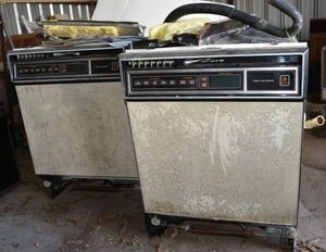 lot 93 image: 2 GE Dishwashers, Model GSD2200M20