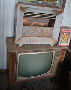 lot 51 image: Vintage Heater and Vintage Admiral TV