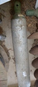 lot 129 image: Large Oxygen Tank Cylinder