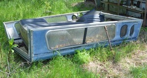 lot 220 image: Truck Camper Shell and Liner, unknown year and make