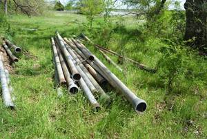 lot 223 image: Irrigation Aluminum Pipes - Set of 20 at 30Ft. Each, see pictures