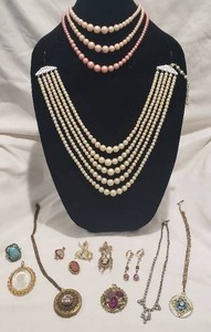 lot 229 image: Vintage style fashion jewelry group. Includes glass intaglio style pendant, Victorian and vintage style jewelry, pillbox and more