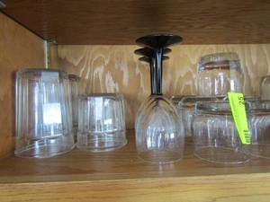 lot 125 image: Lot of glassware tea and juice, tumblers, wine glasses