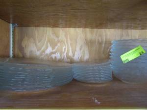 lot 124 image: Arcoroc (Arques, France) glass dish set of 12 cups, dinner plates, bowls, bread plates and dessert plates
