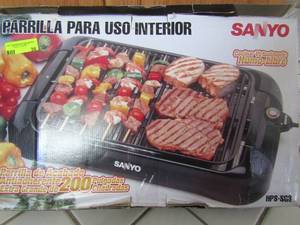 lot 136 image: Sanyo smoke free indoor grill in original box Model HPS-SG3
