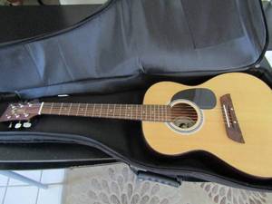 lot 109 image: Fuel by first act guitar roadrunner case EL395