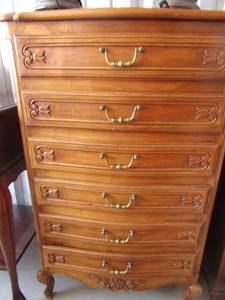 lot 216 image: Early 20th century 6 drawer chest  Carved drawer fronts, cabriole legs 40x25x14