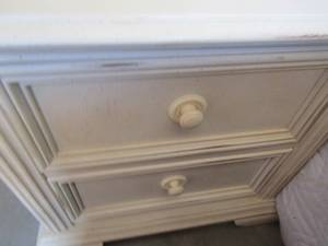 lot 213 image: 2 Stanley night stands with 2 drawers 27x18 scratches on top, white wash finish