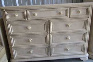 lot 222 image: Stanley 9 drawer dresser with mirror 42x61x20 off white