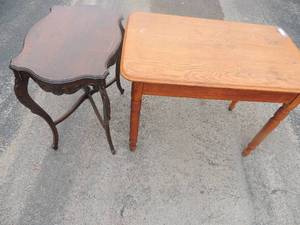 lot 9 image: Antique library table with cross bar stretcher and cabriole legs 29x29x20 and Oak dining table 30x41x24